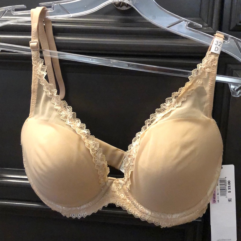 CALVIN KLEIN BRA ,SIZE 32D BRAND NEW